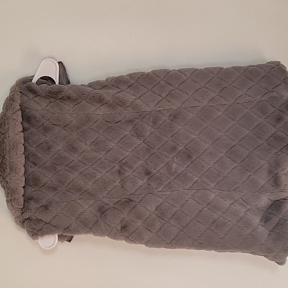 Carmen Marc Valvo Taupe Quilted Vest xs/s - Picture 6 of 7